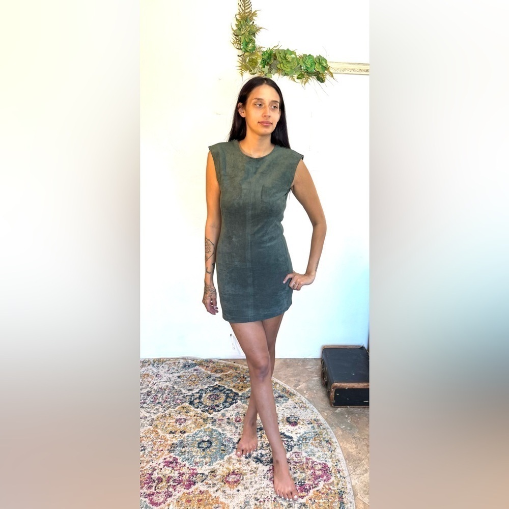 BCBG extra small Green suede Dress pullover sleeveless fitted sexy chic detail